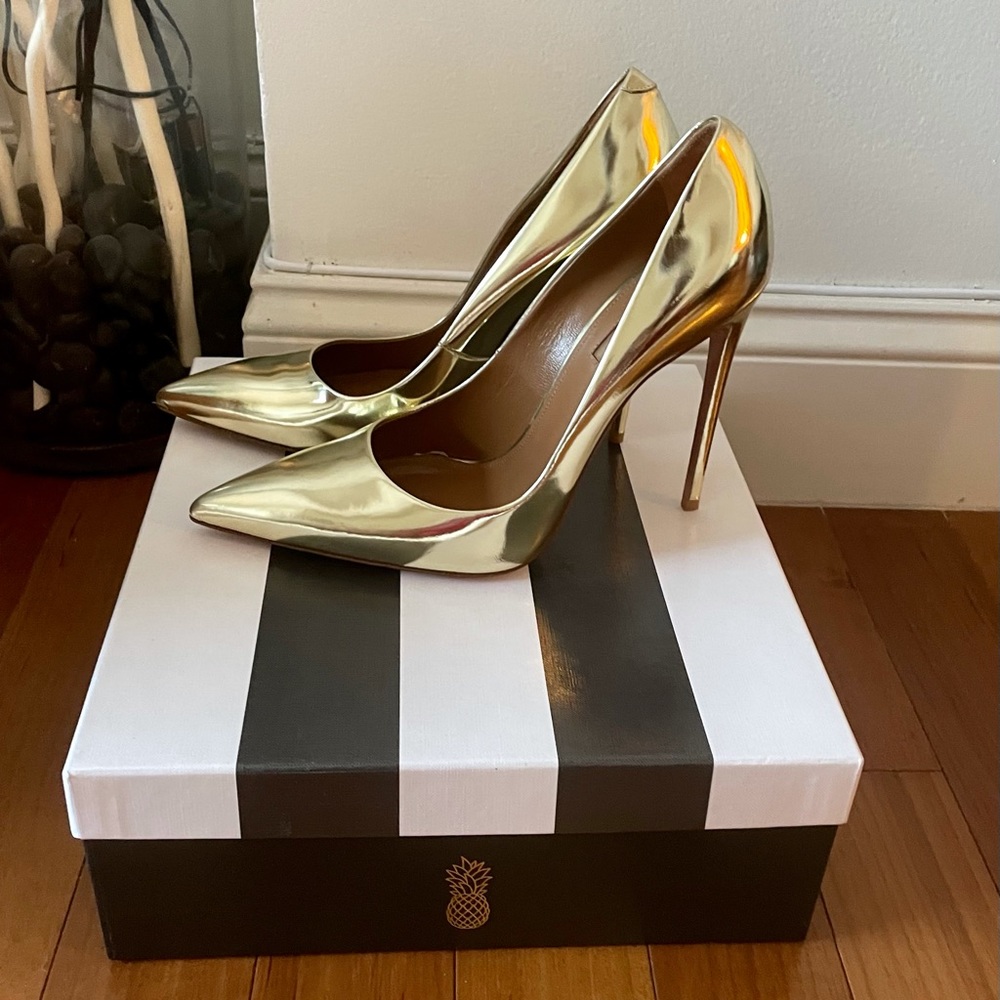 NEW Aquazzura Gold Pumps - Picture 6 of 12